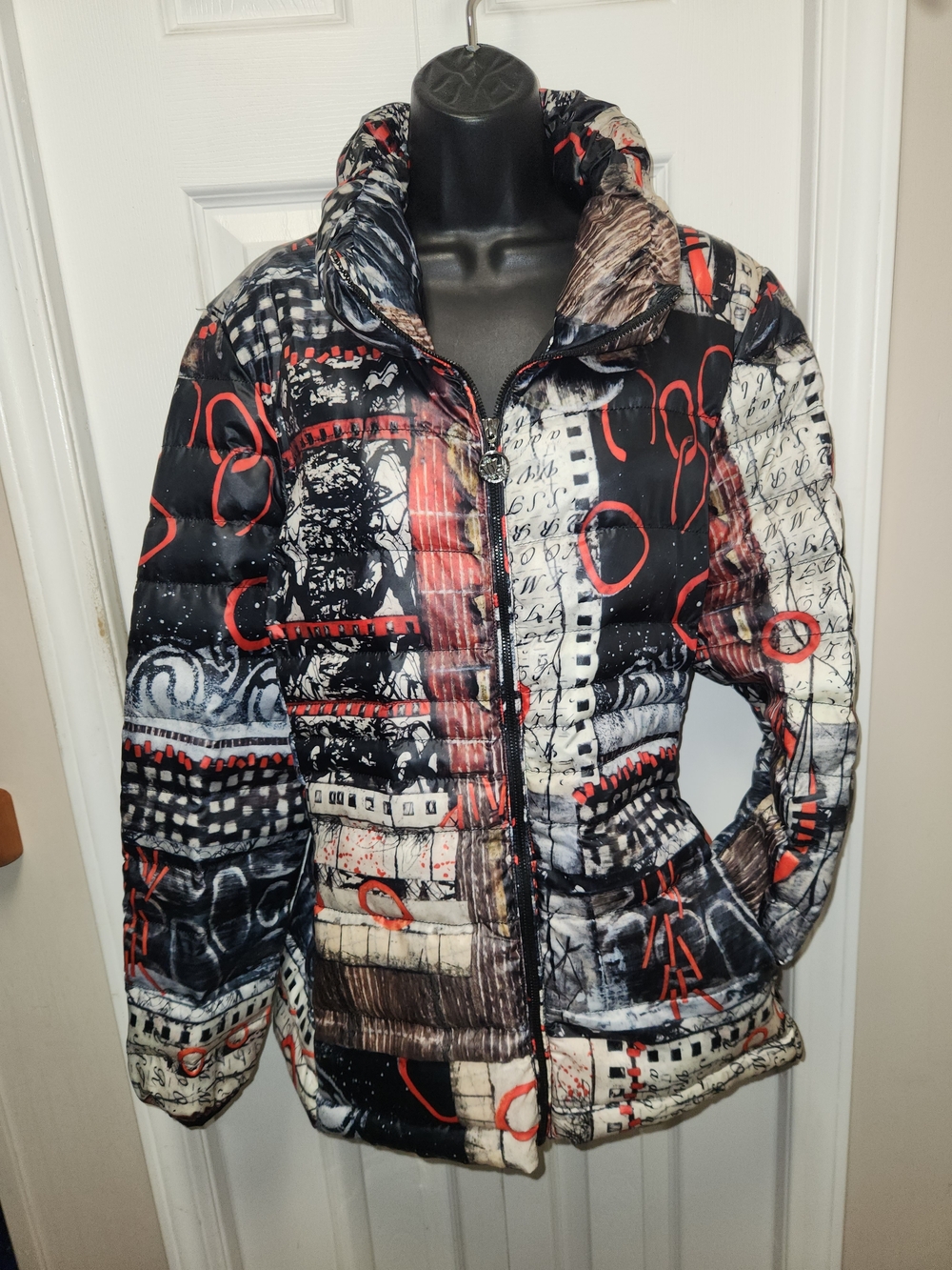 Dolcezza Abstract Quilted Jacket in Black, Blue & Brown